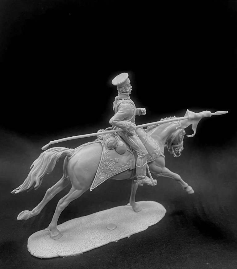 CHM-54356. Русский гусар с пикой, 1812 г. (2 варианта головы). 54 мм. Материал - смола. Chronos Miniatures