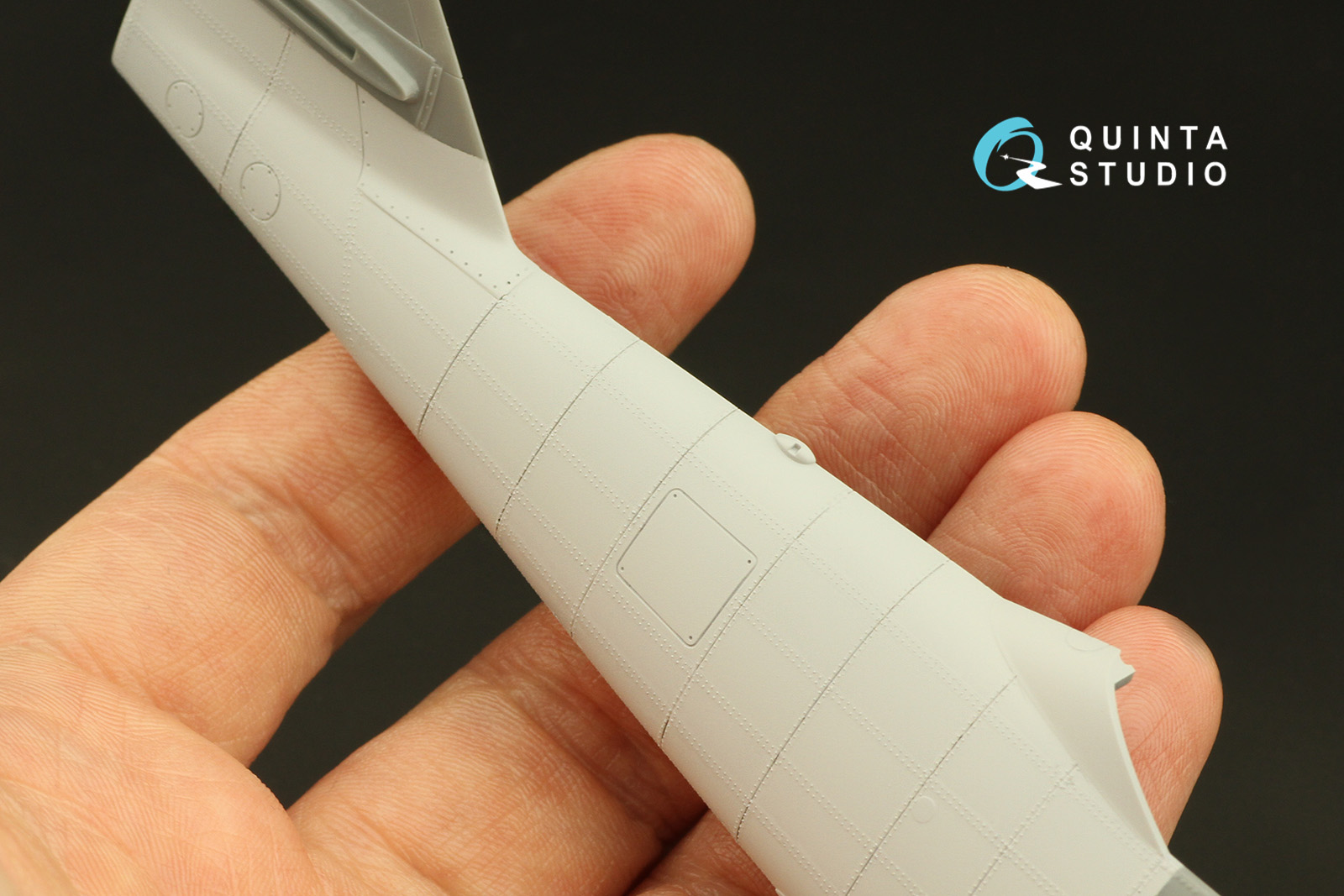 QRV-027 Сдвоенные клепочные ряды (размер клепки 0.10 mm, интервал 0.4 mm), черные, длина 6,7 m