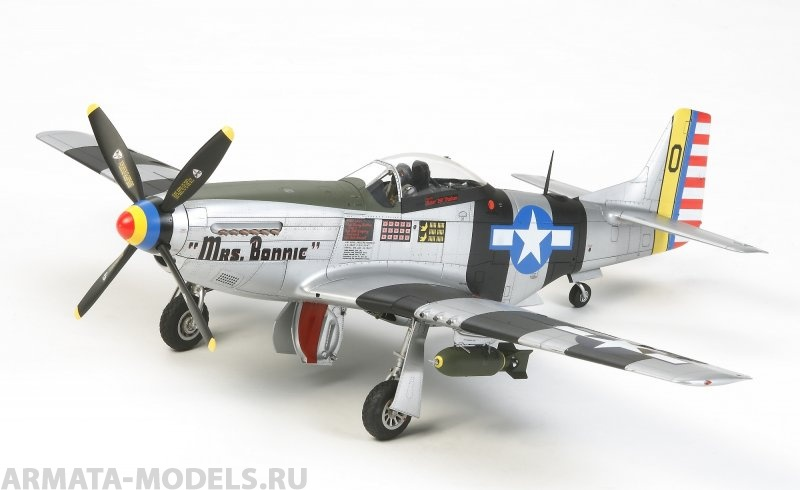 60323 P-51D/K Mustang - Pacific Theater с набором фототравления, 2 фигурами пилотов и подставкой Tamiya