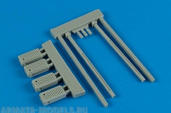 132008AERO Navy Wheel Chock NWC-4/5 Polyurethane Block With Fixed Bar (Early Production) 1/32