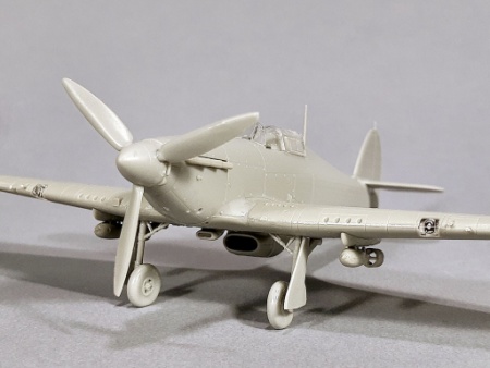 AH70042 Hurricane Mk II b / c Экспертный набор Arma Hobby