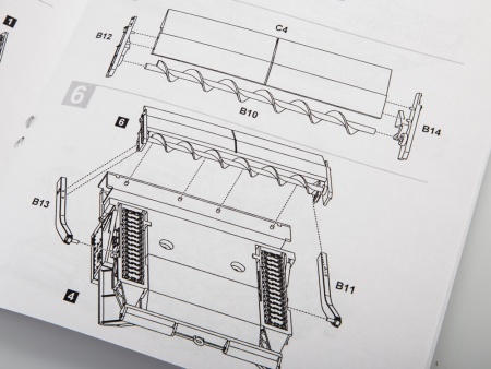 8009AVD Сборная модель Асфальтоукладчик Д-150 AVD Models